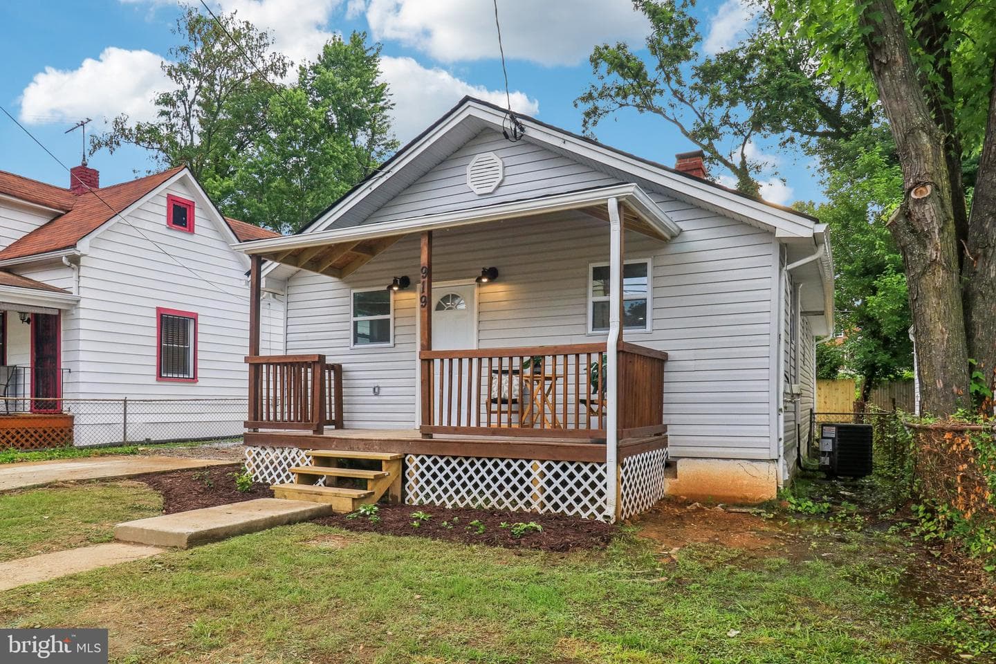 919 Mentor Avenue photo 3