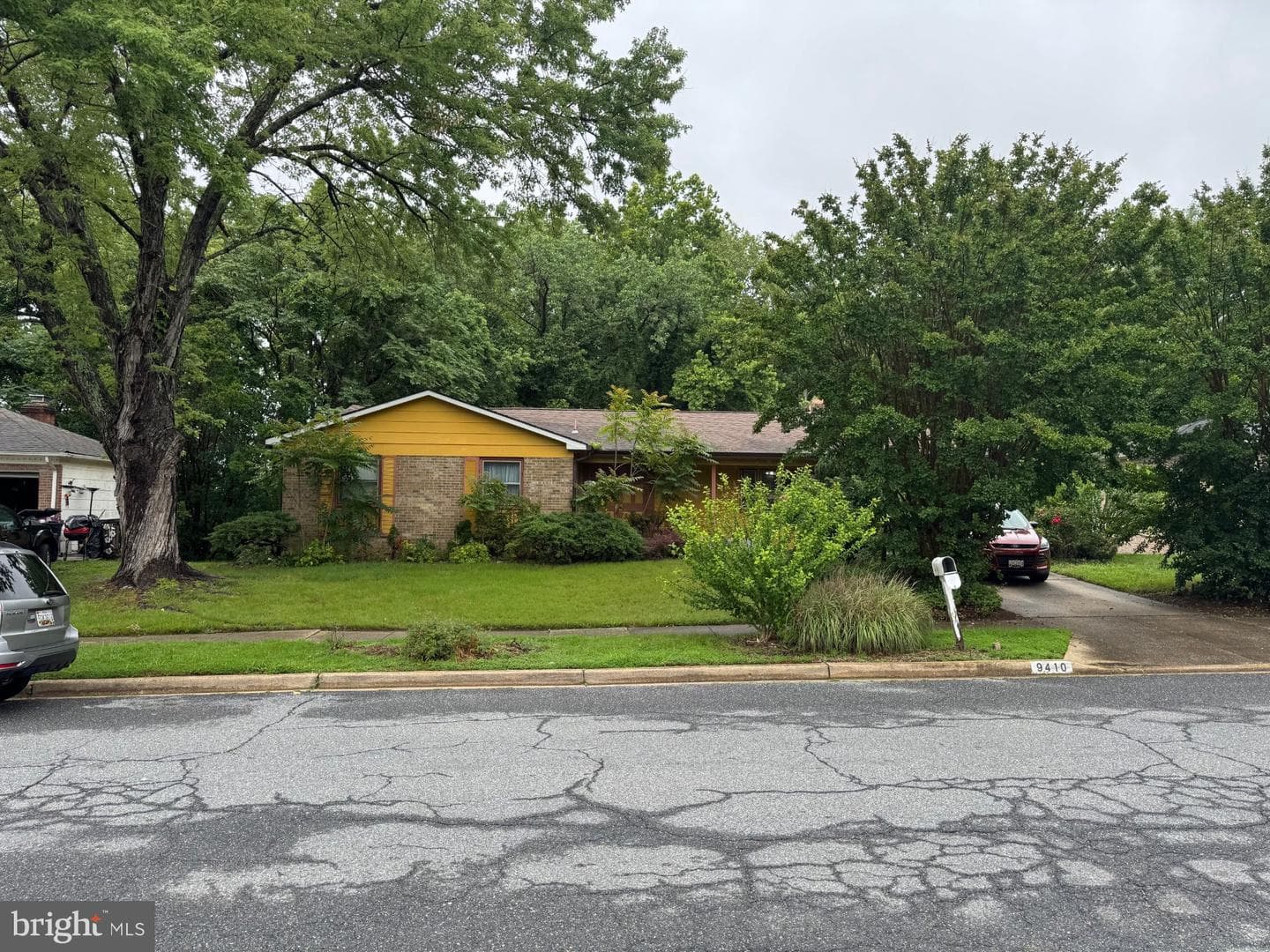 9410 Dashia Drive photo 2