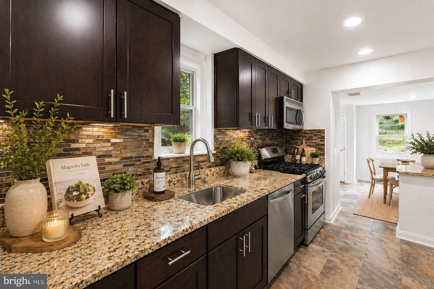5901 Euclid photo 16