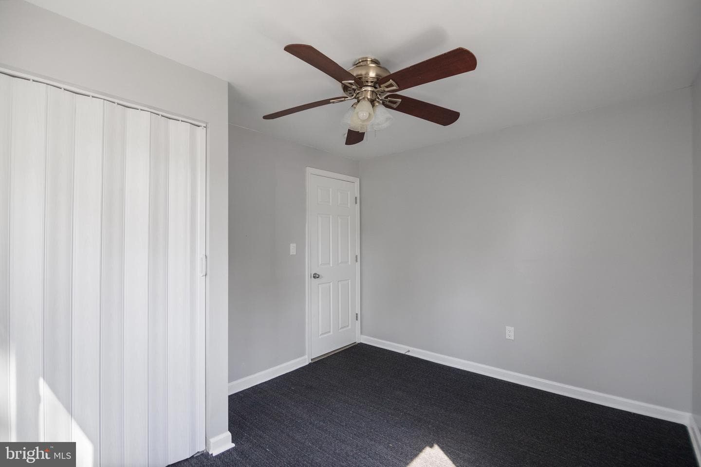 402 Dateleaf Avenue photo 5