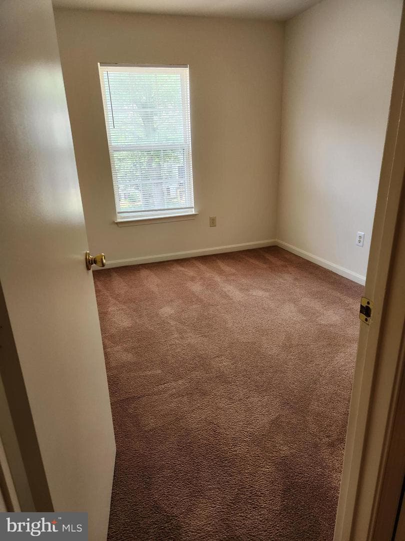 938 Newington Court photo 17