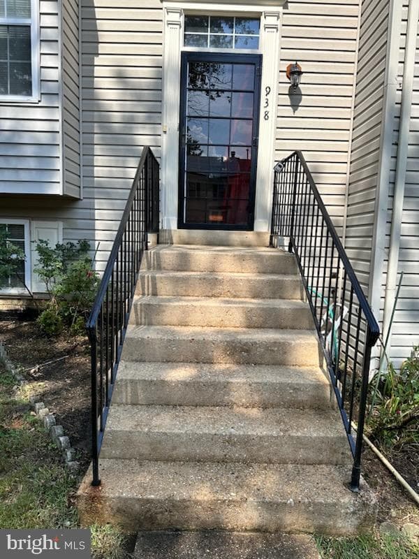 938 Newington Court photo 4