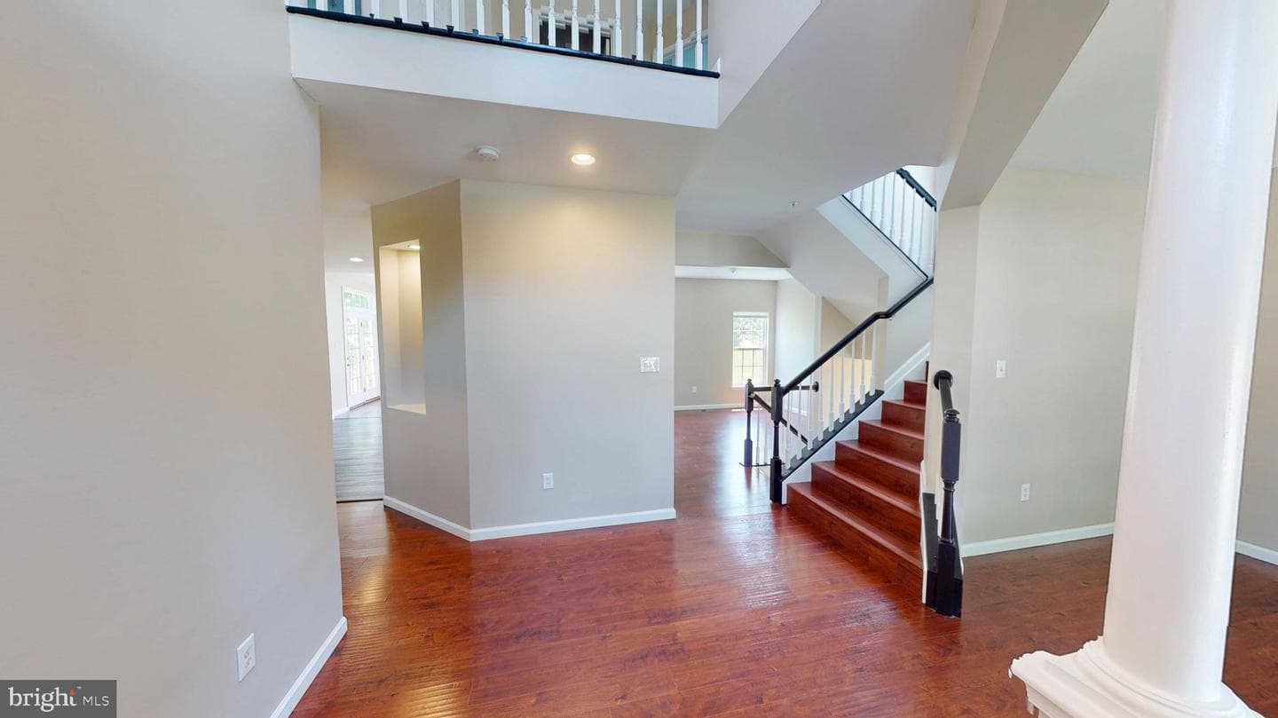 8117 Grayden Lane photo 2