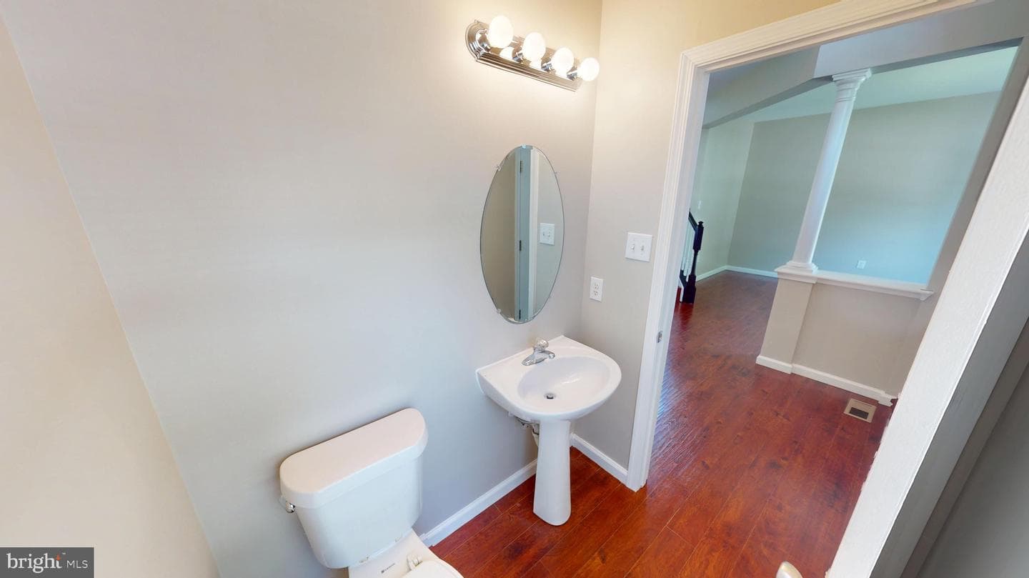 8117 Grayden Lane photo 7