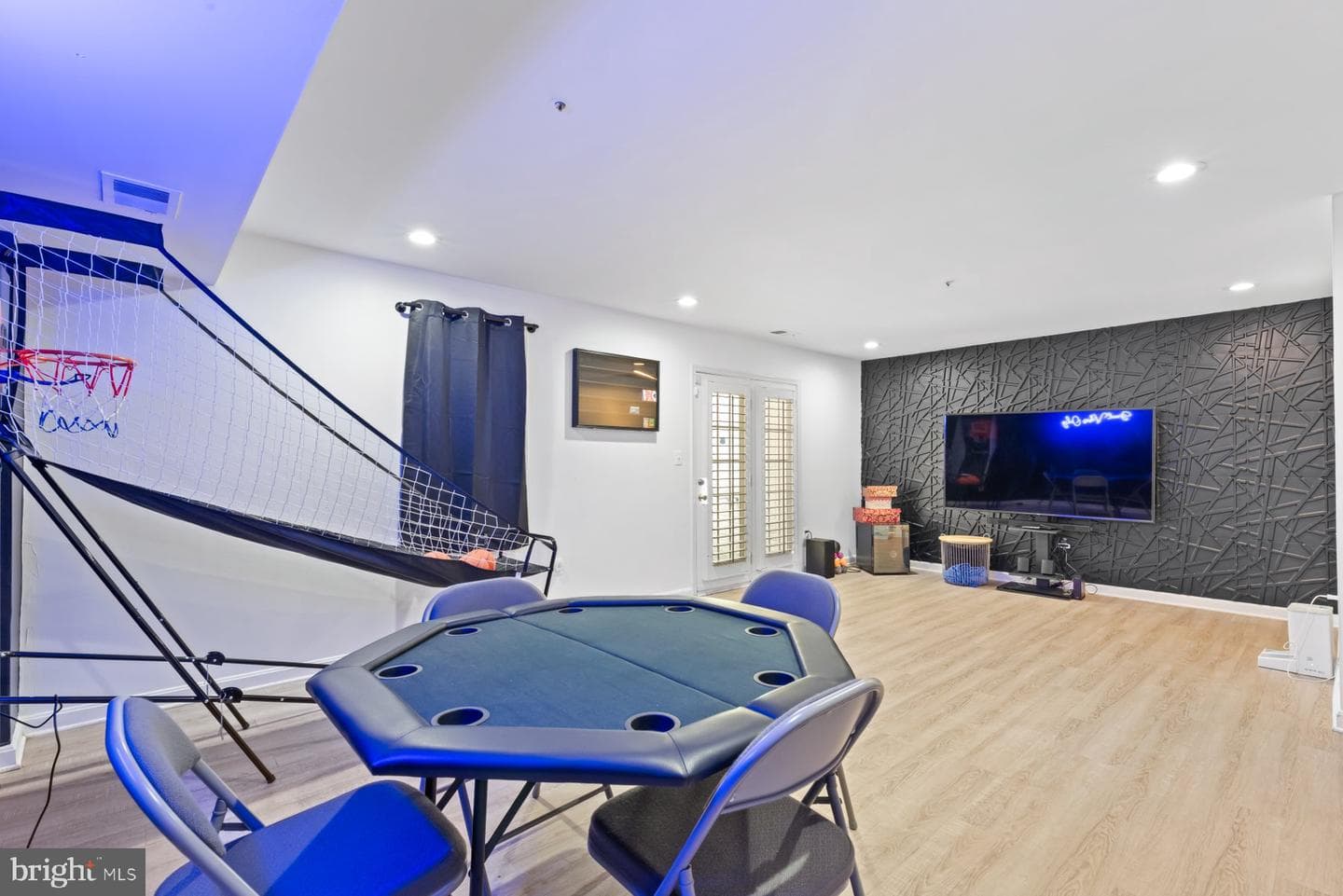 2033 Woodshade Court photo 27