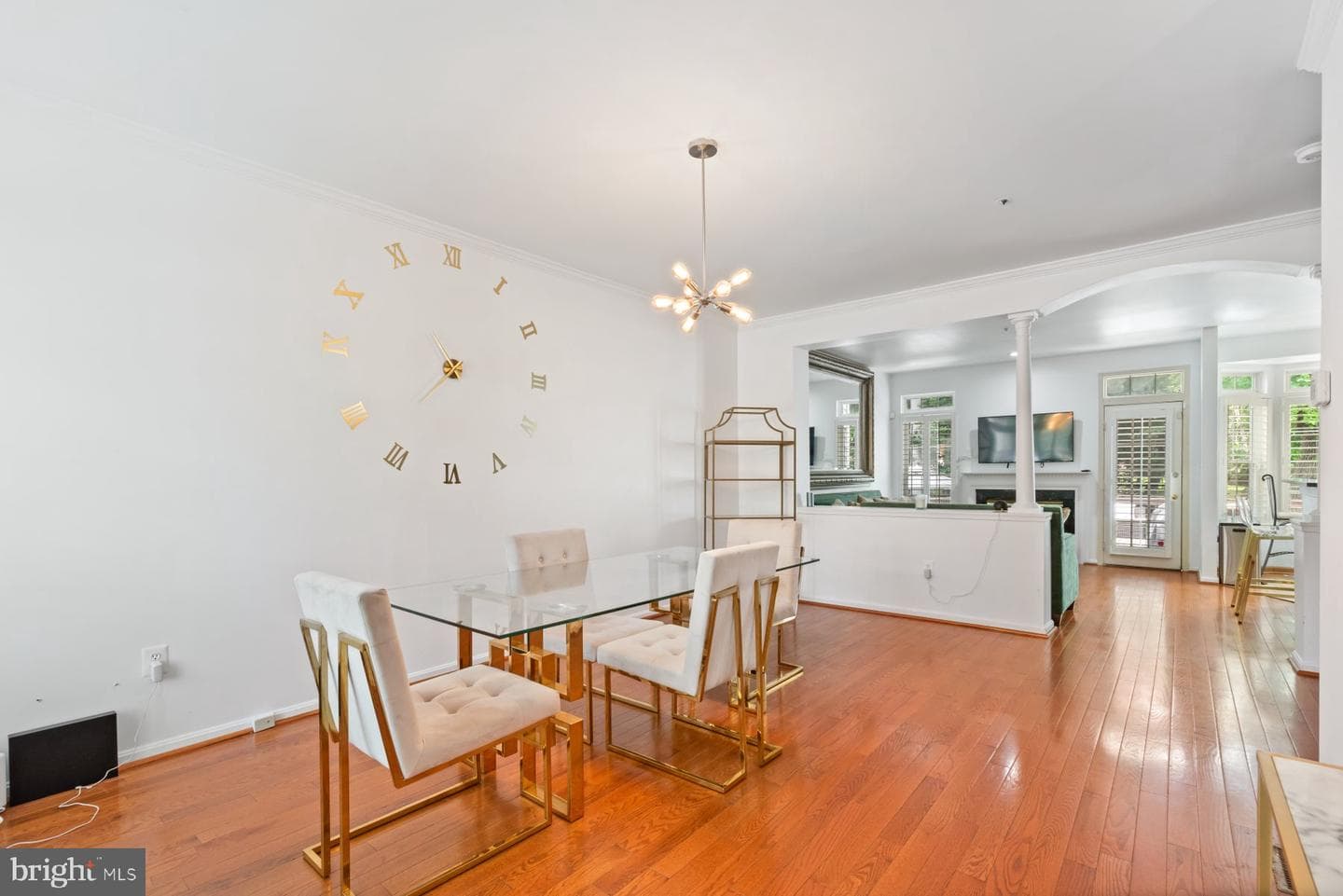 2033 Woodshade Court photo 4