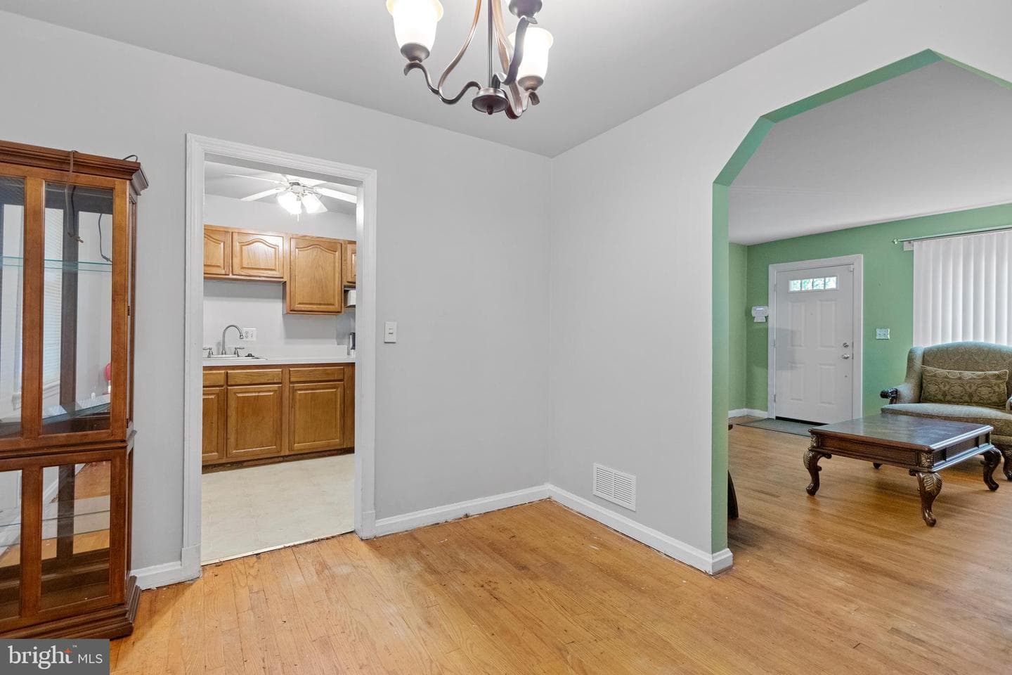 3002 Walters Lane photo 12