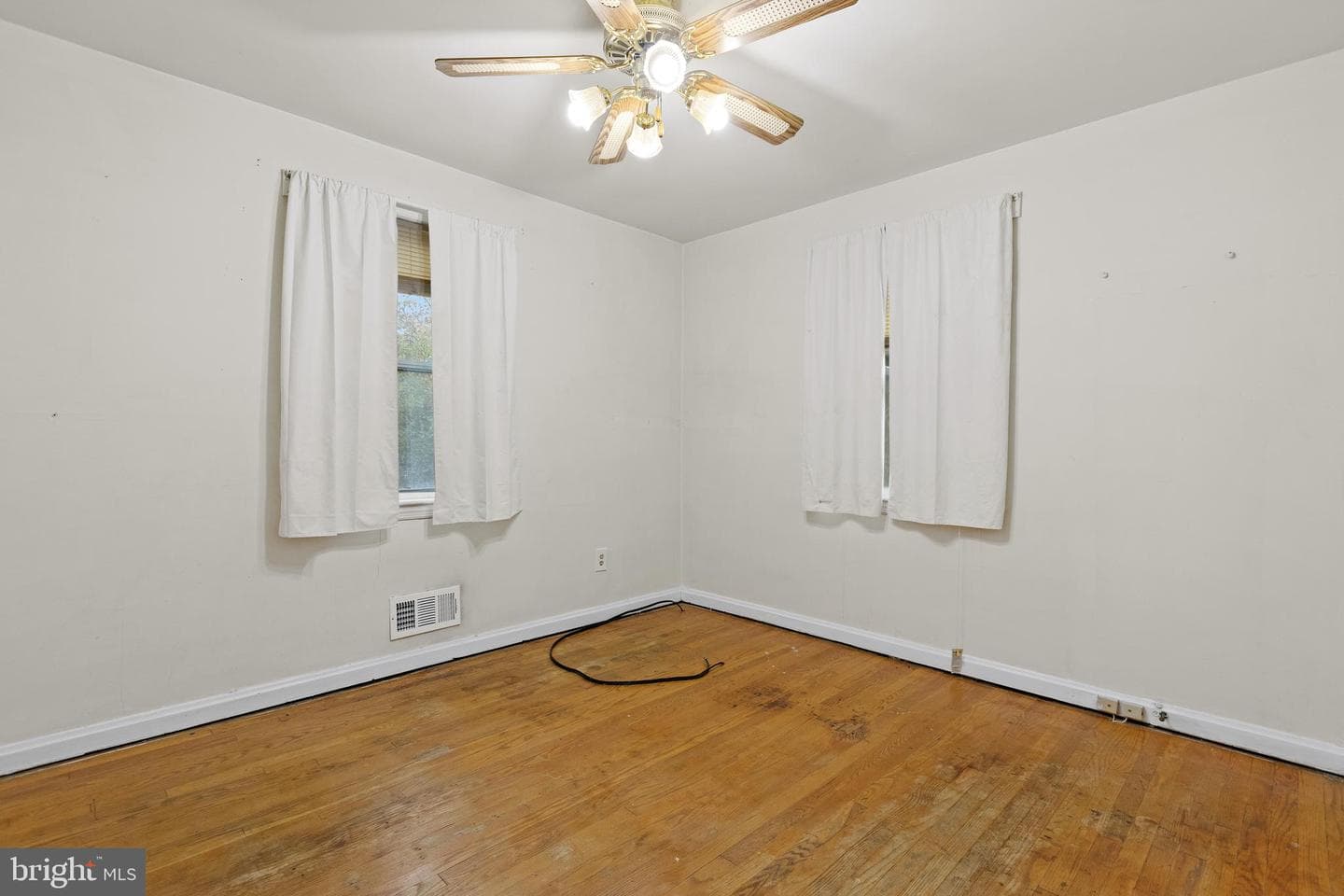 3002 Walters Lane photo 20
