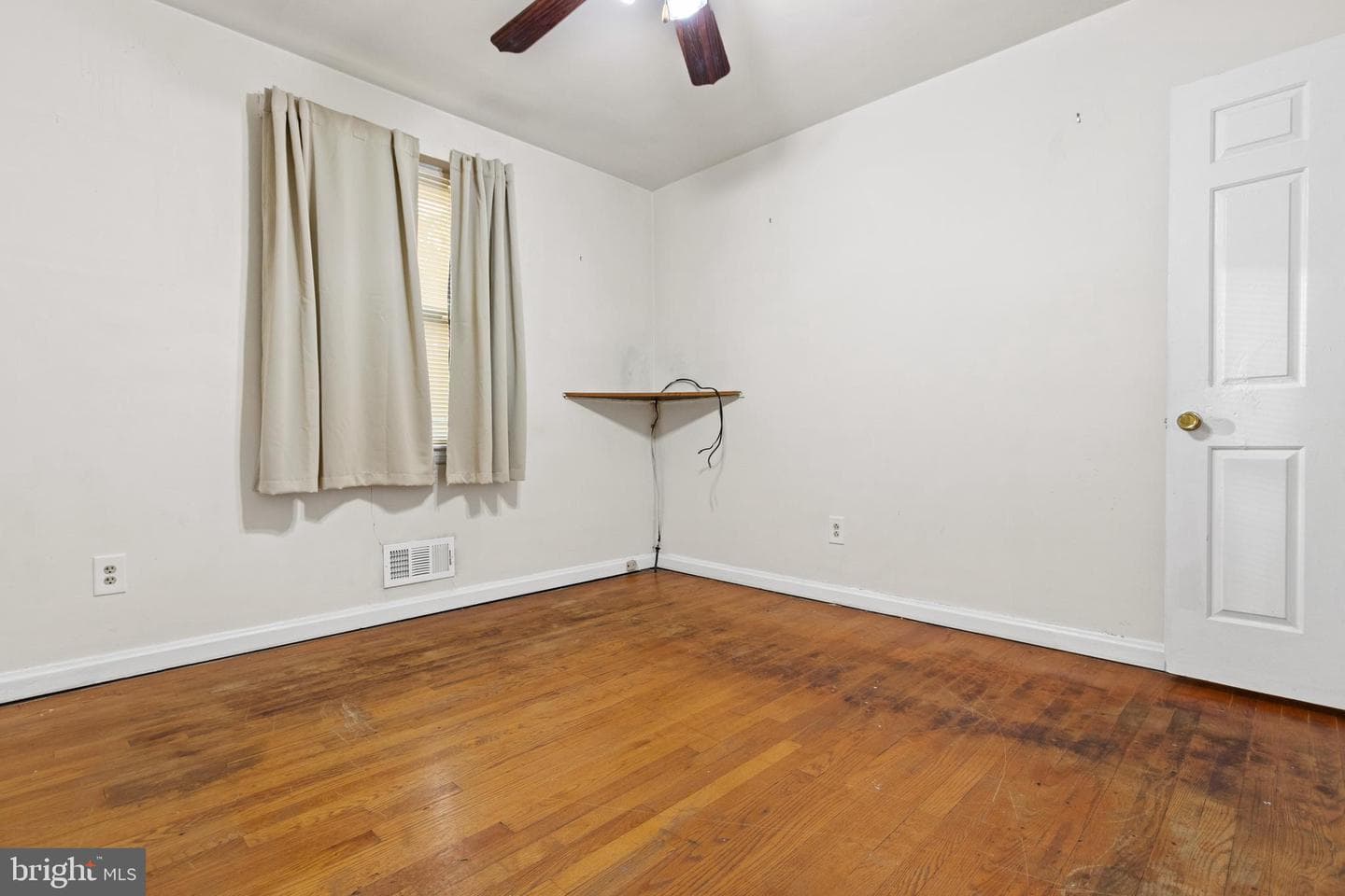 3002 Walters Lane photo 23