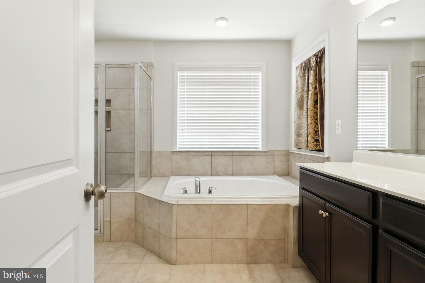 9303 Geaton Park photo 17