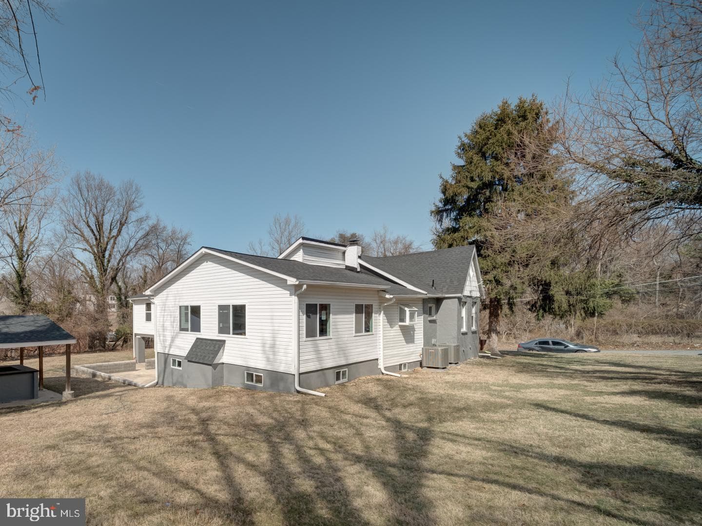 1501 Pine Grove photo 103