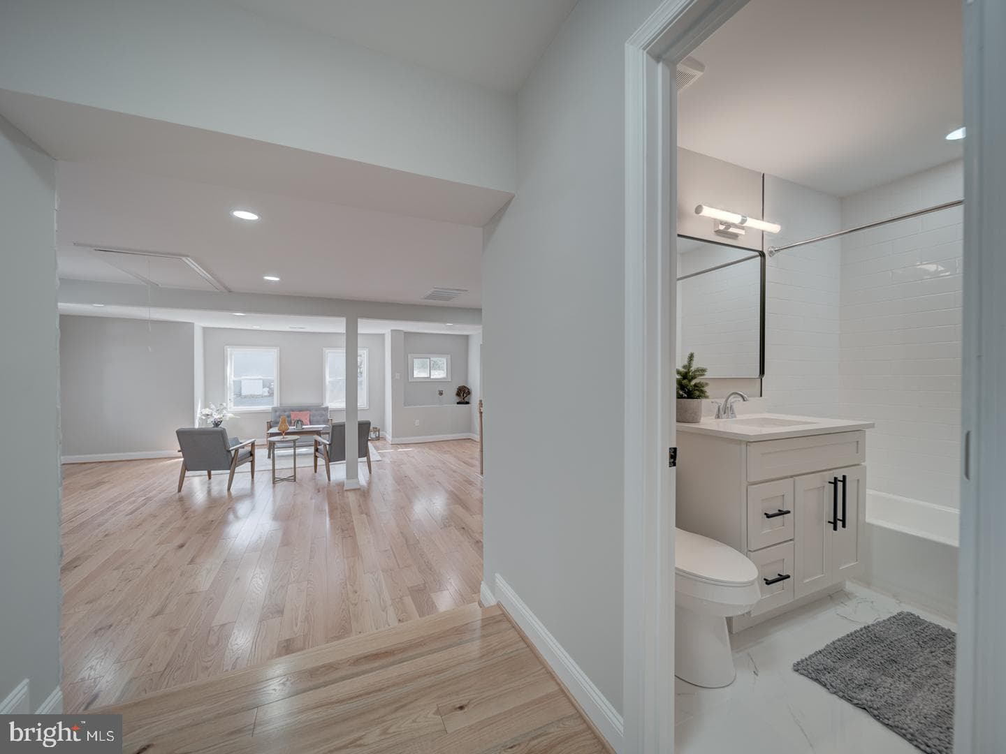 1501 Pine Grove photo 19