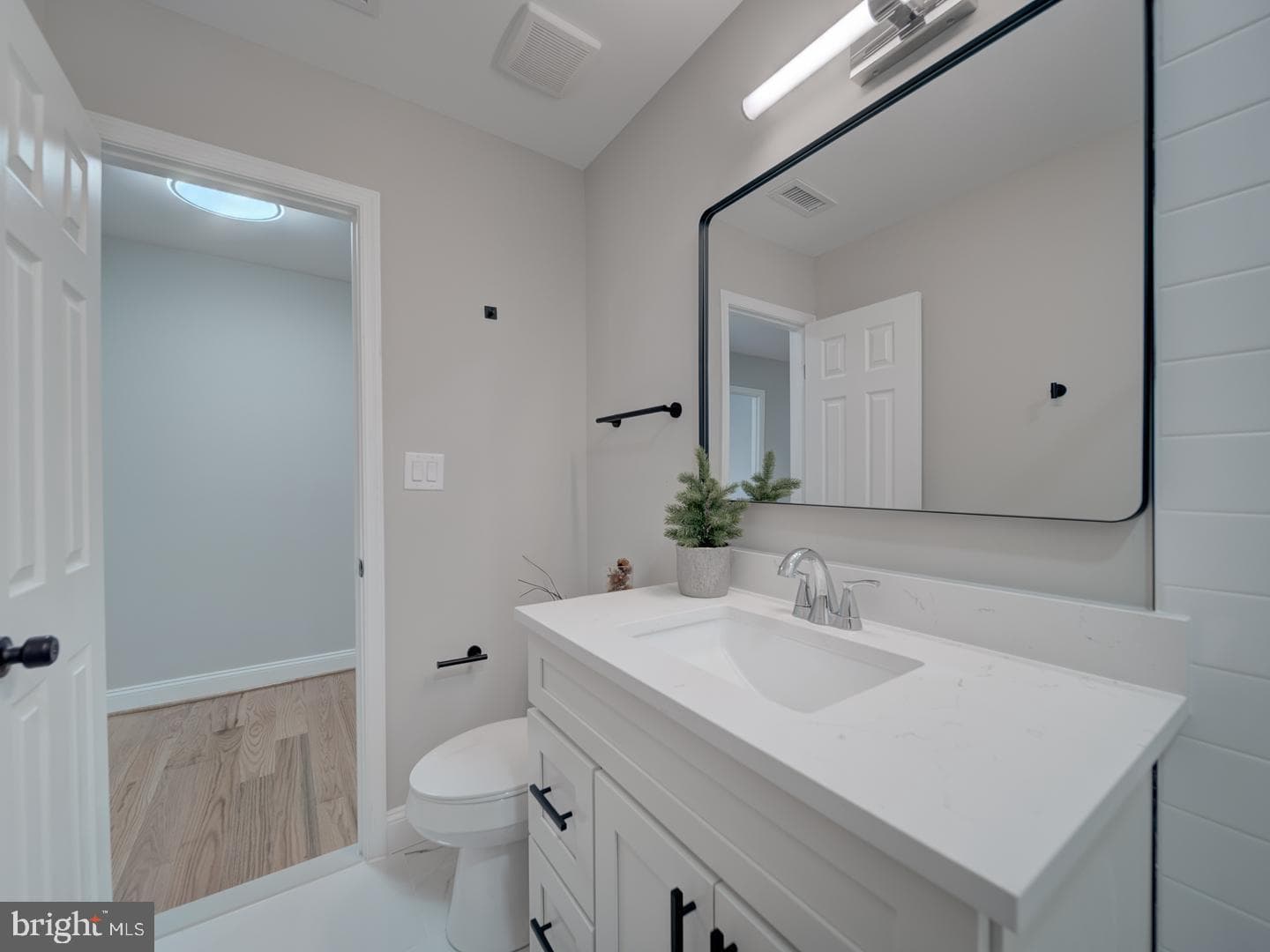 1501 Pine Grove photo 21