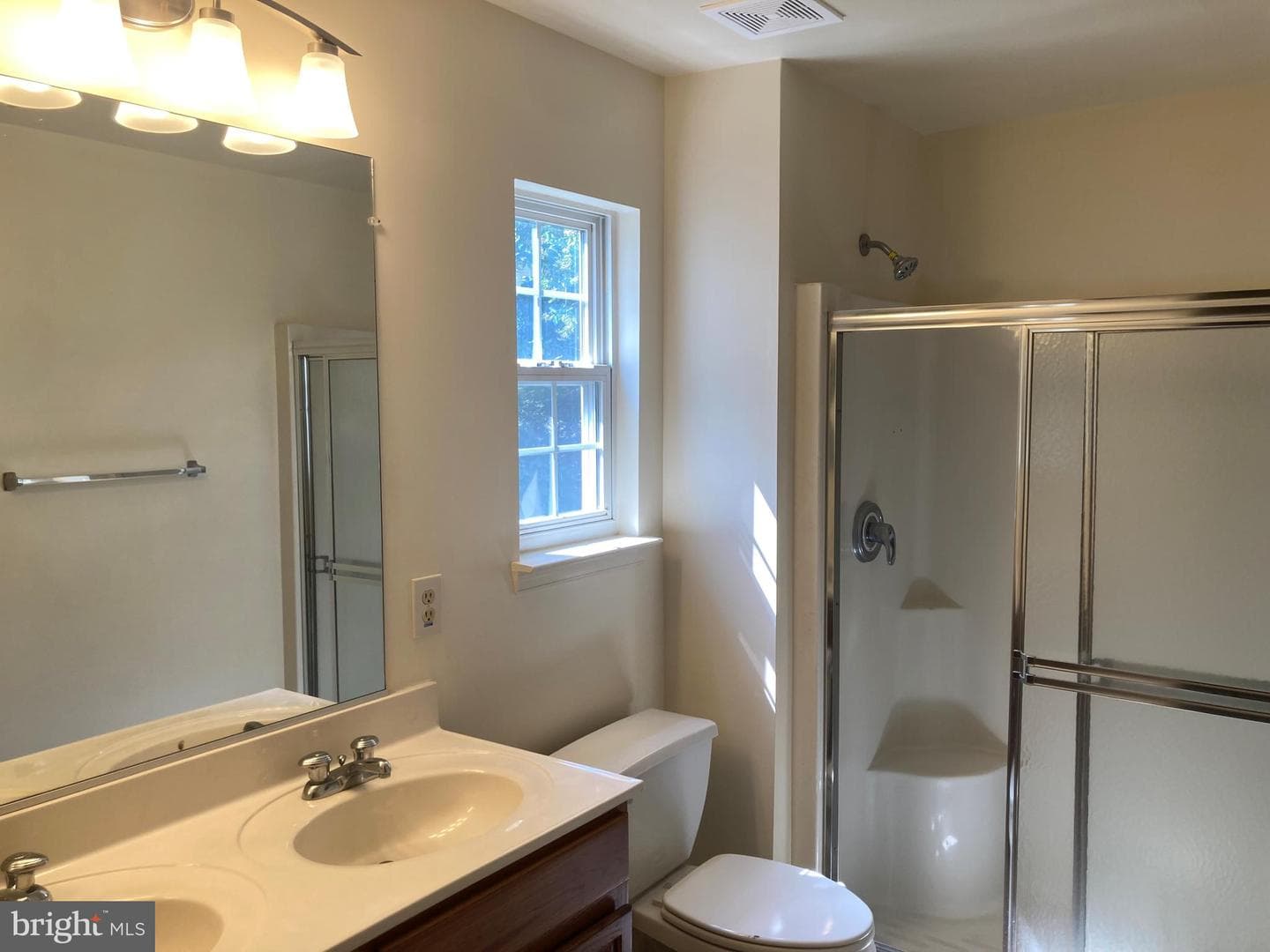 7404 Berryleaf Drive photo 9