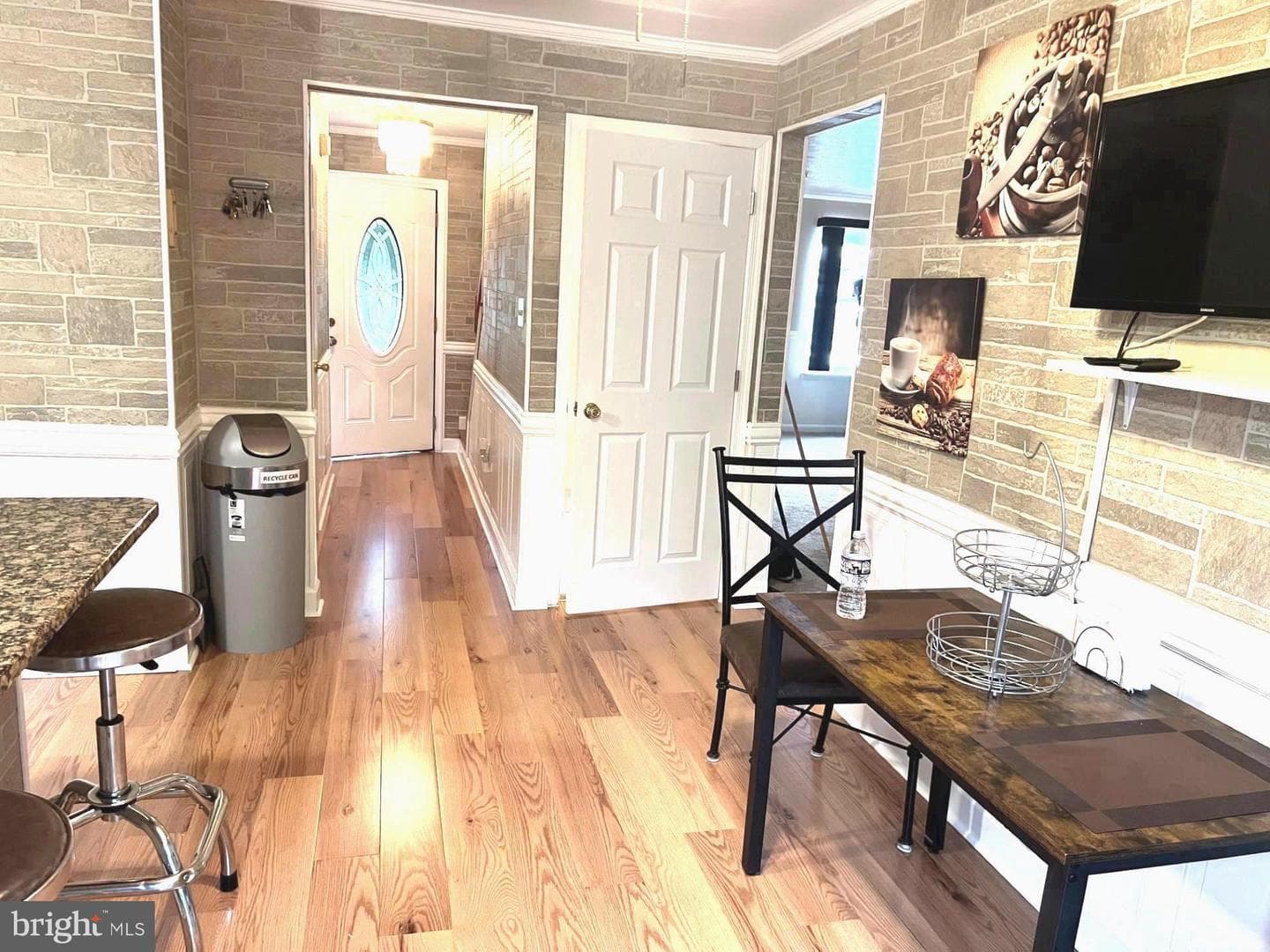 1712 Dennis Court photo 10