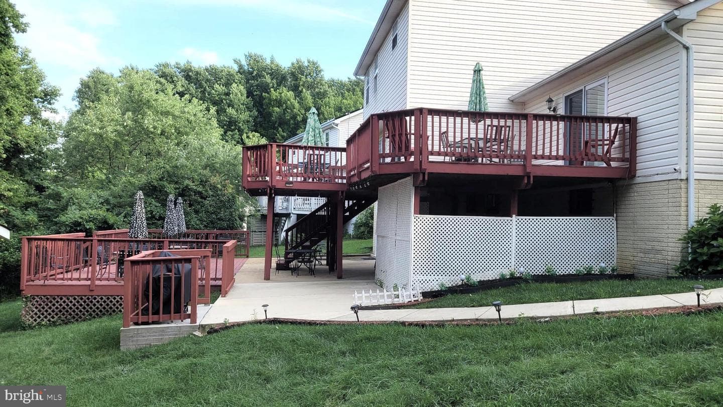 1712 Dennis Court photo 3