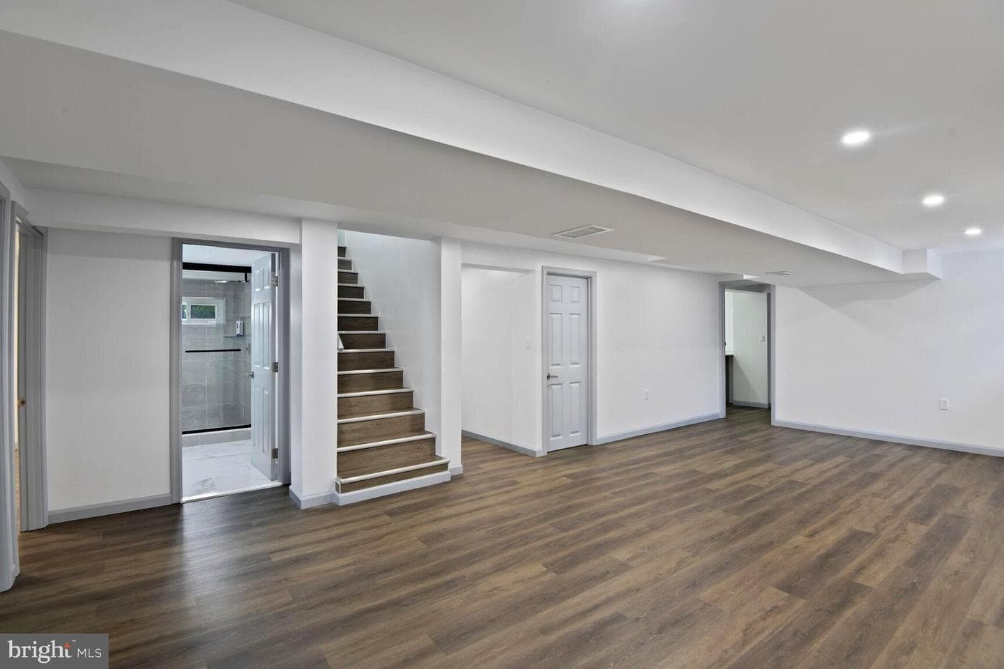 2802 East Avenue photo 22
