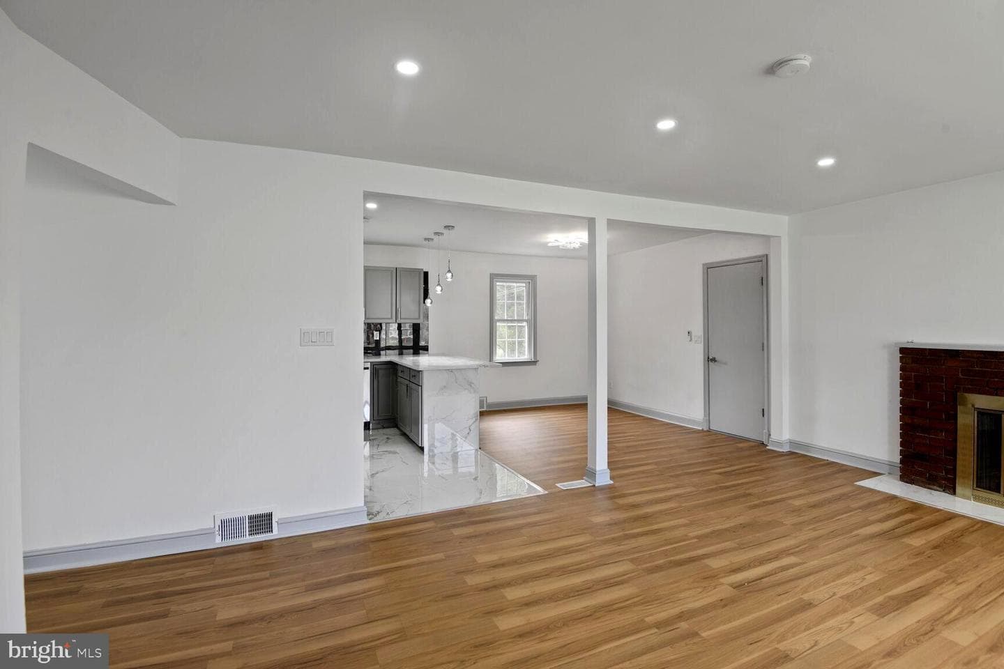2802 East Avenue photo 3