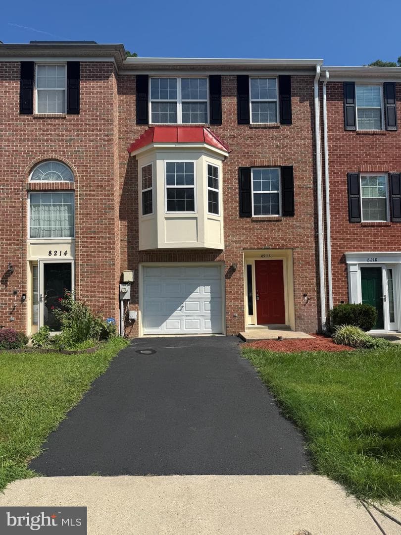 8216 Dellwood Court photo 1