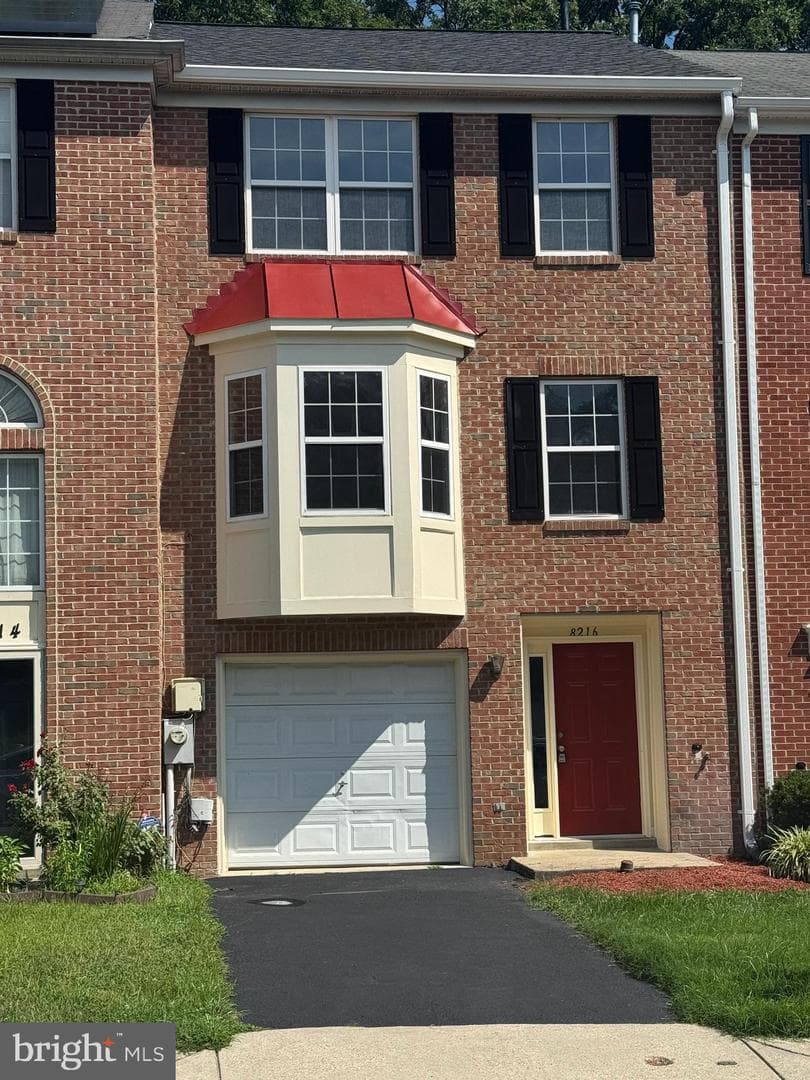 8216 Dellwood Court photo 4