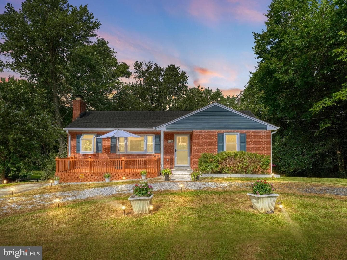 6305 Middleton Lane photo 1