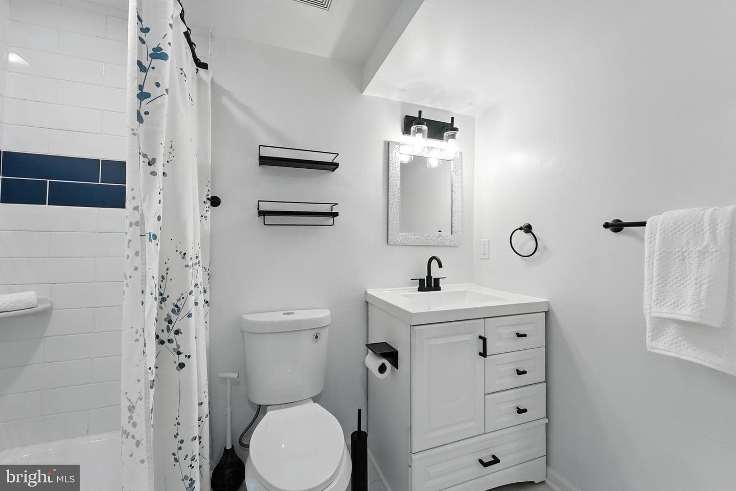 6305 Middleton Lane photo 44