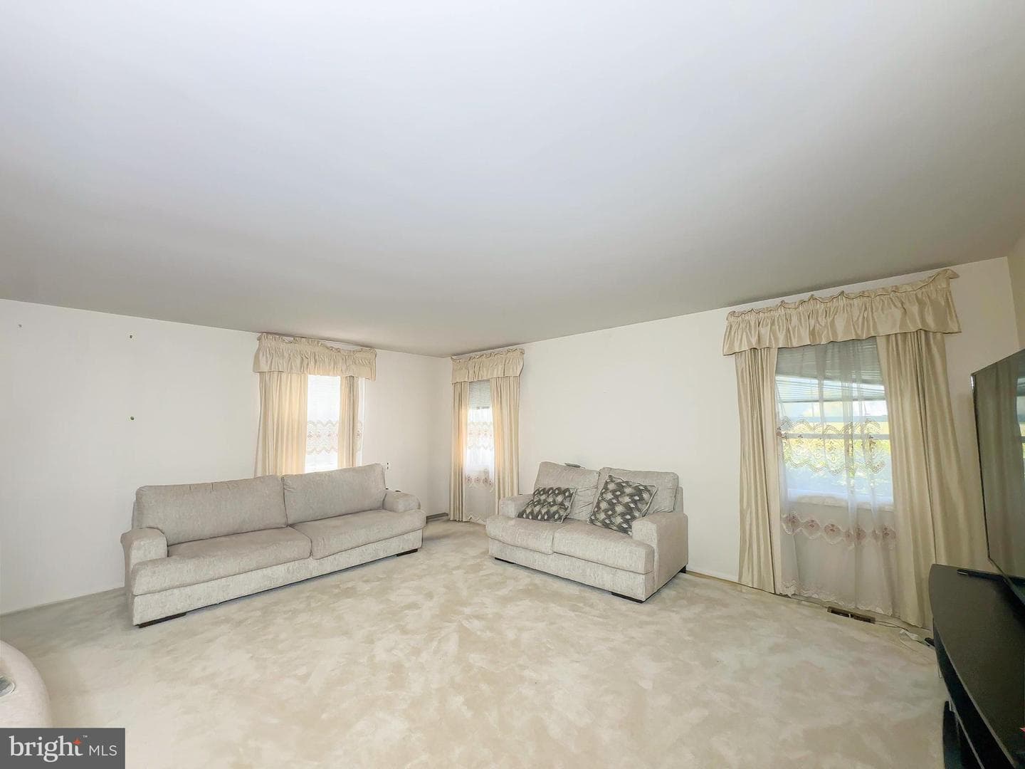 16022 Pond Meadow Lane photo 11