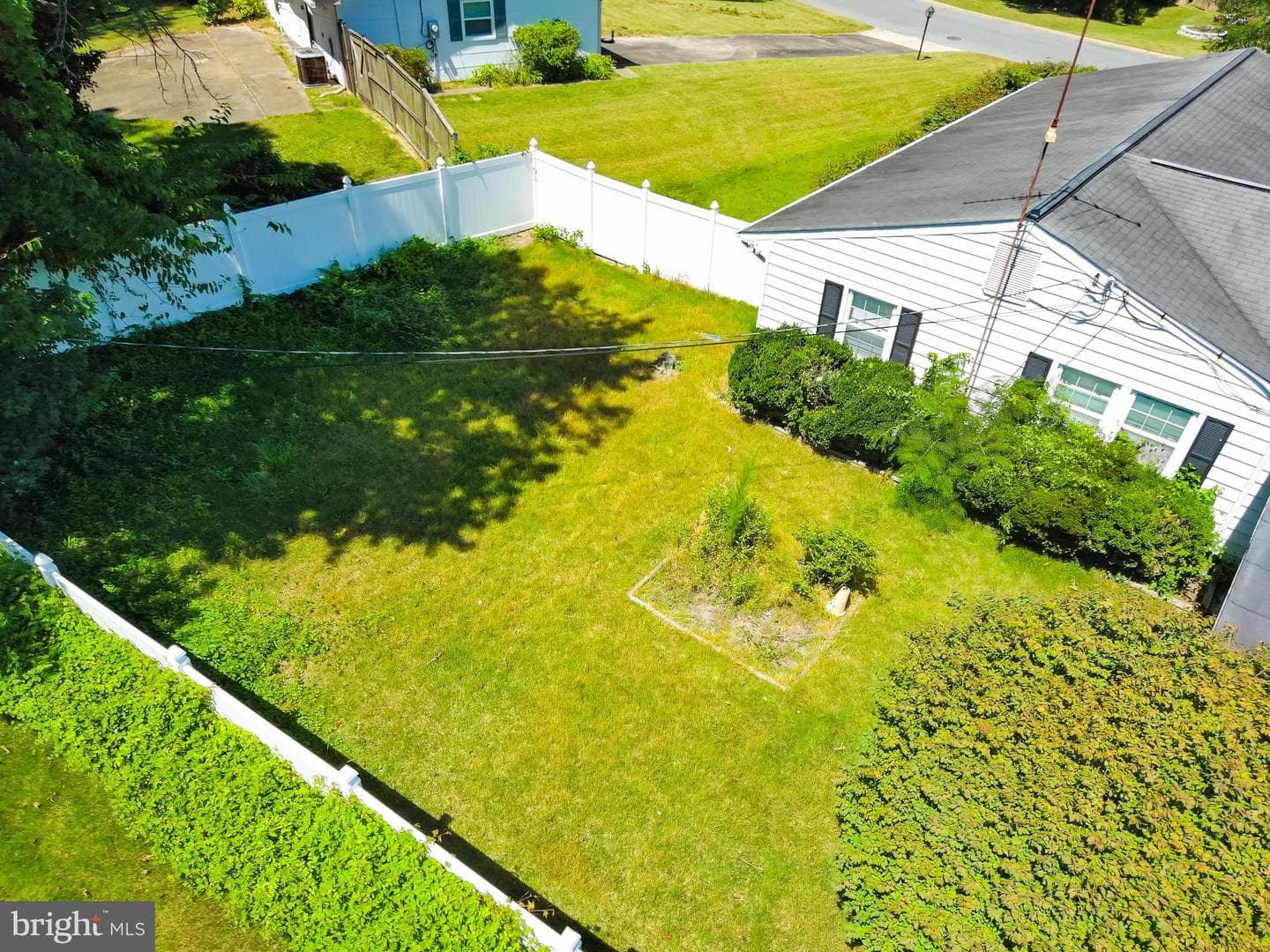 16022 Pond Meadow Lane photo 3