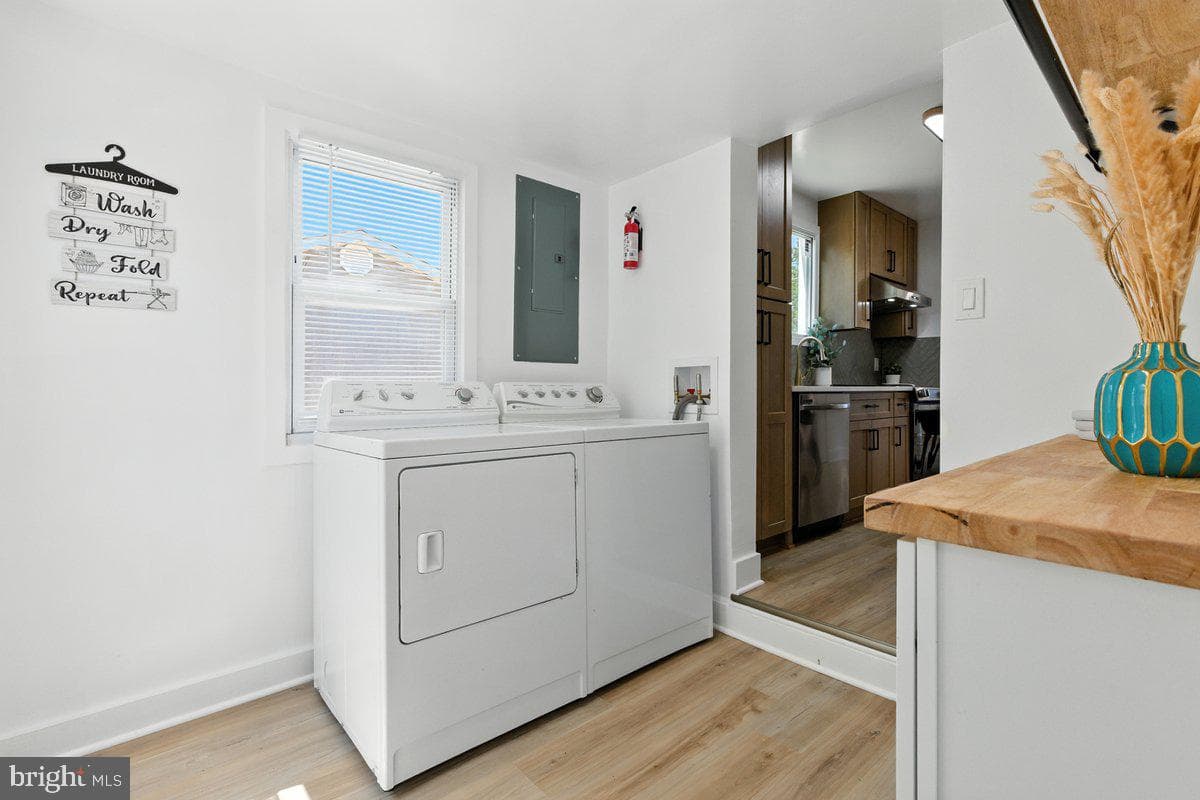 5811 Dade Street photo 13