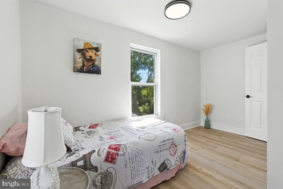 5811 Dade Street photo 19