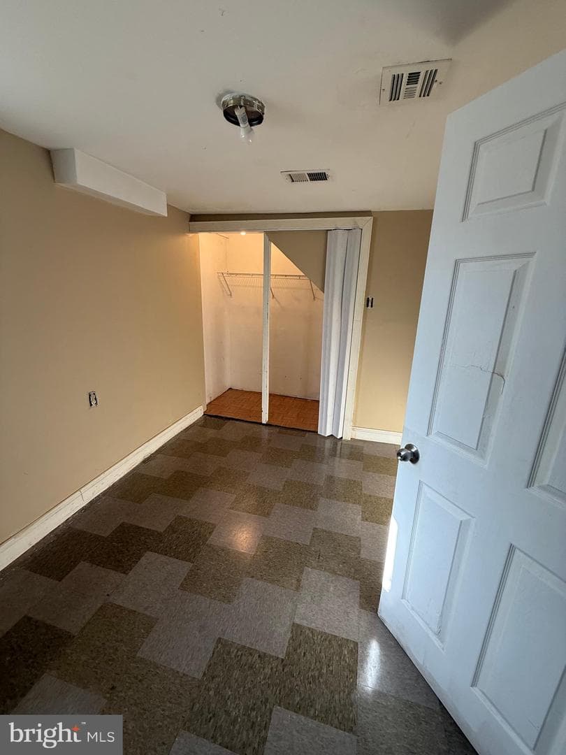 7003 Fairwood Road photo 28