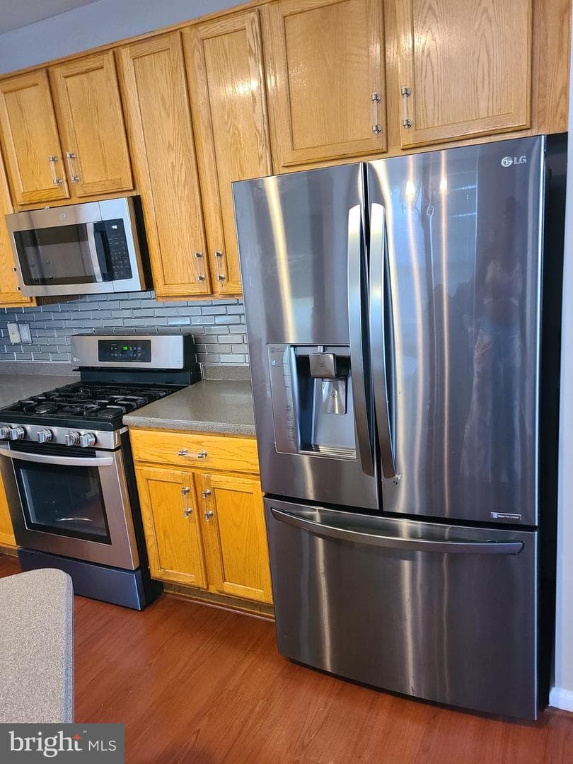 6606 Landing Way photo 17