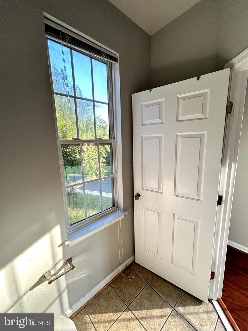 6606 Landing Way photo 32