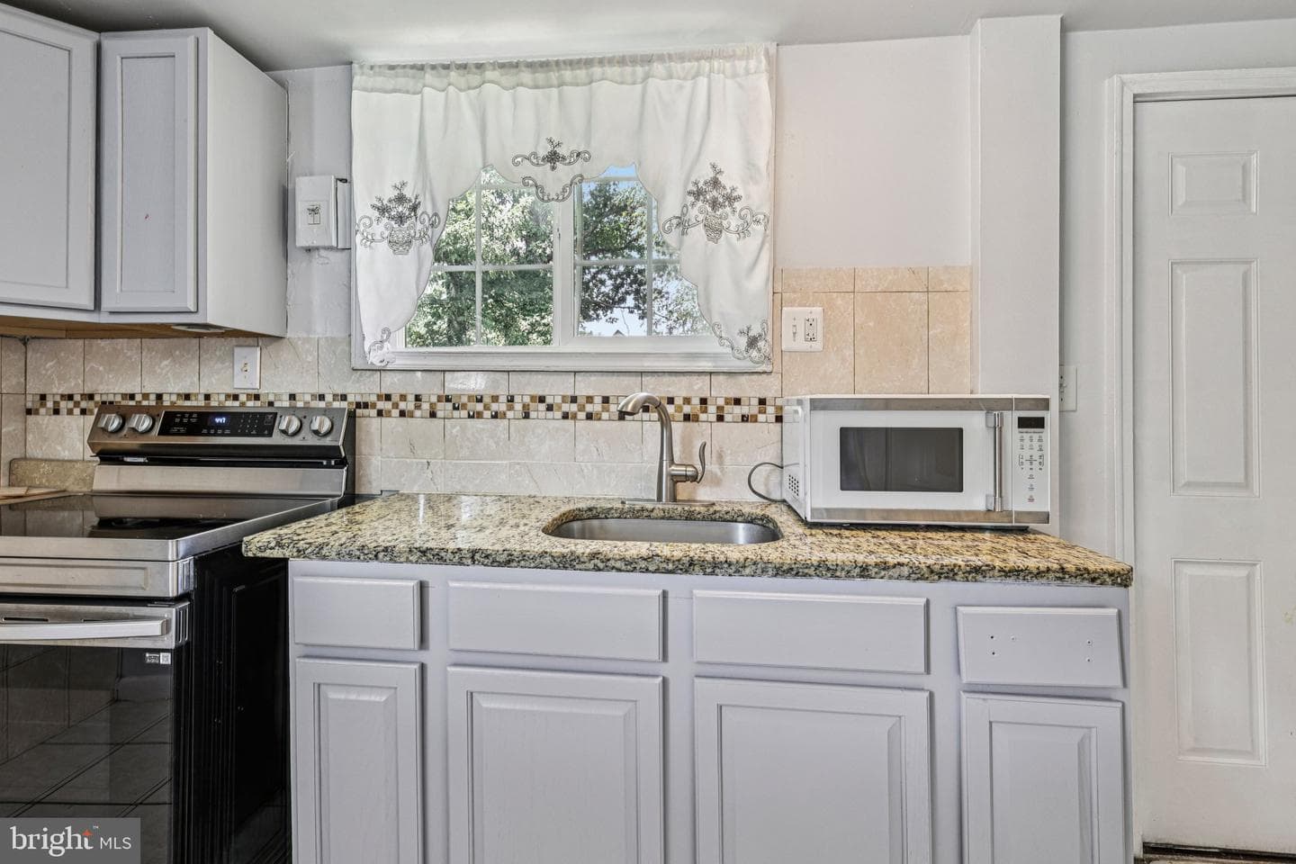 6602 Cipriano Road photo 43