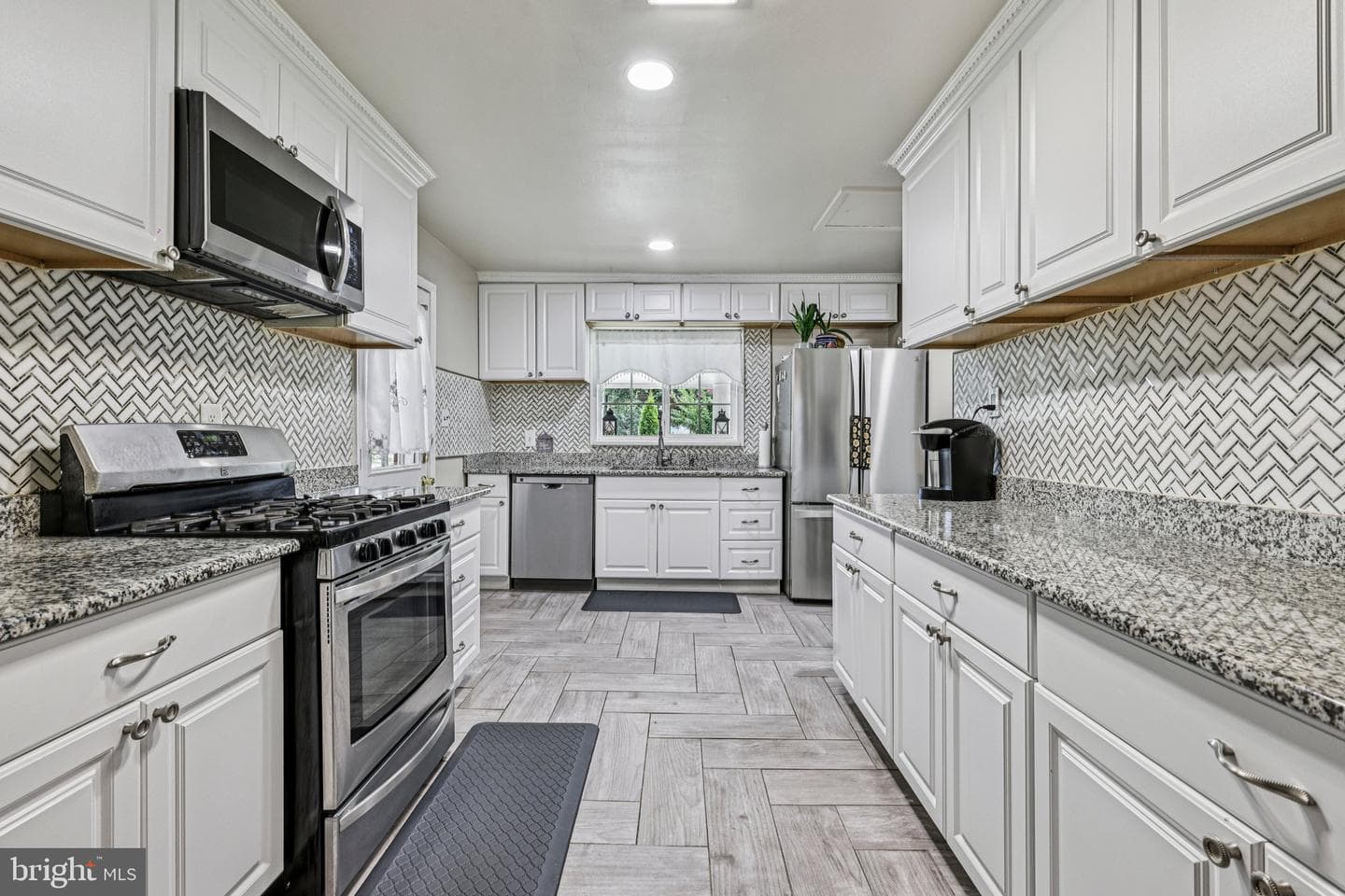 6602 Cipriano Road photo 9
