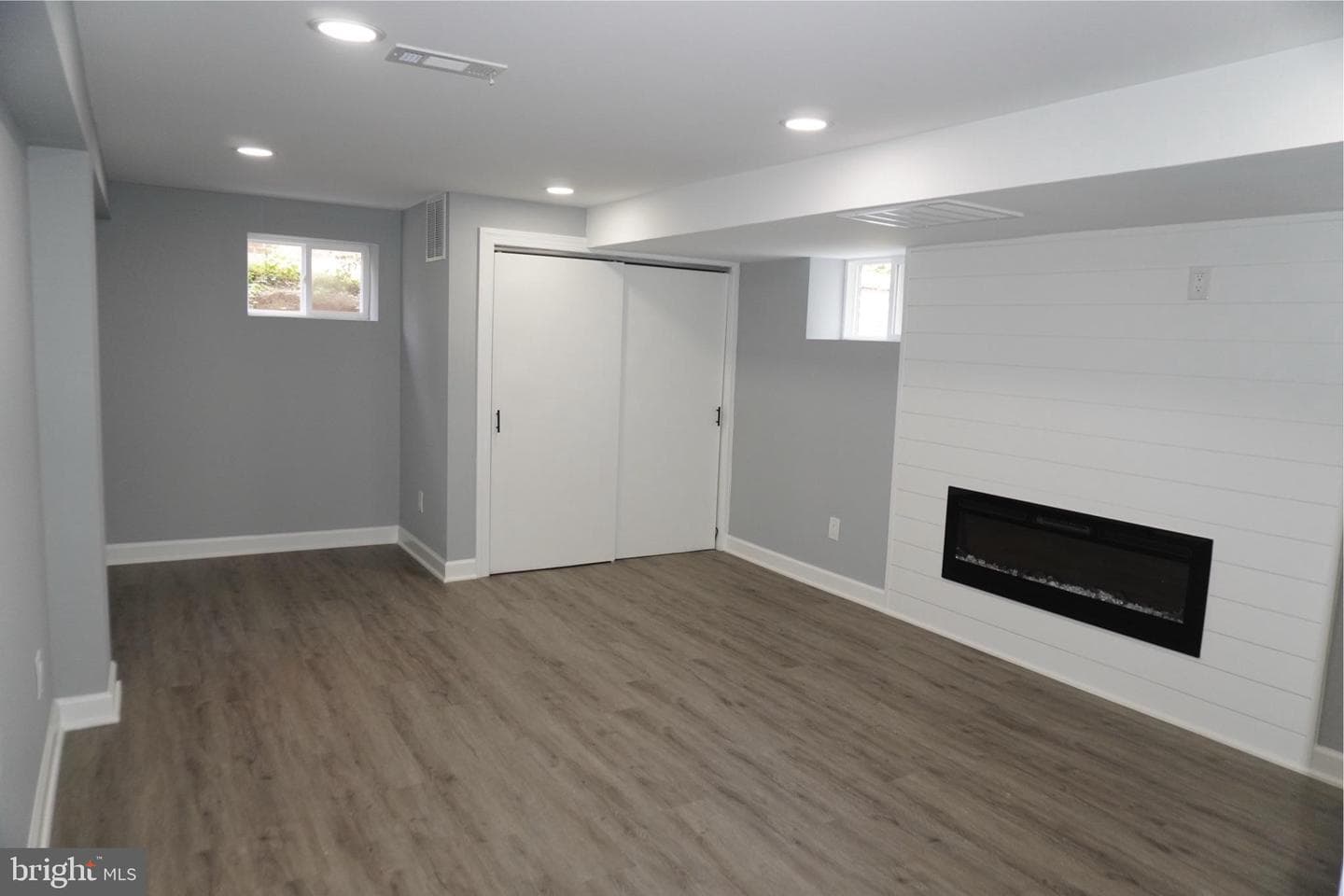 6516 Adak Street photo 25