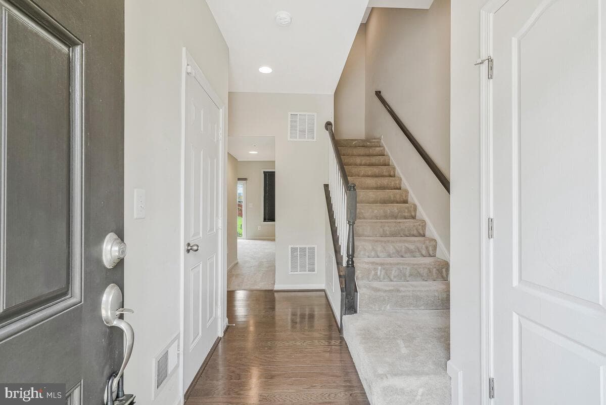8603 Sweet Rose Court photo 3