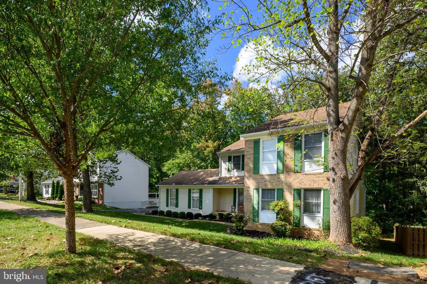 8424 Oak Stream Drive photo 2