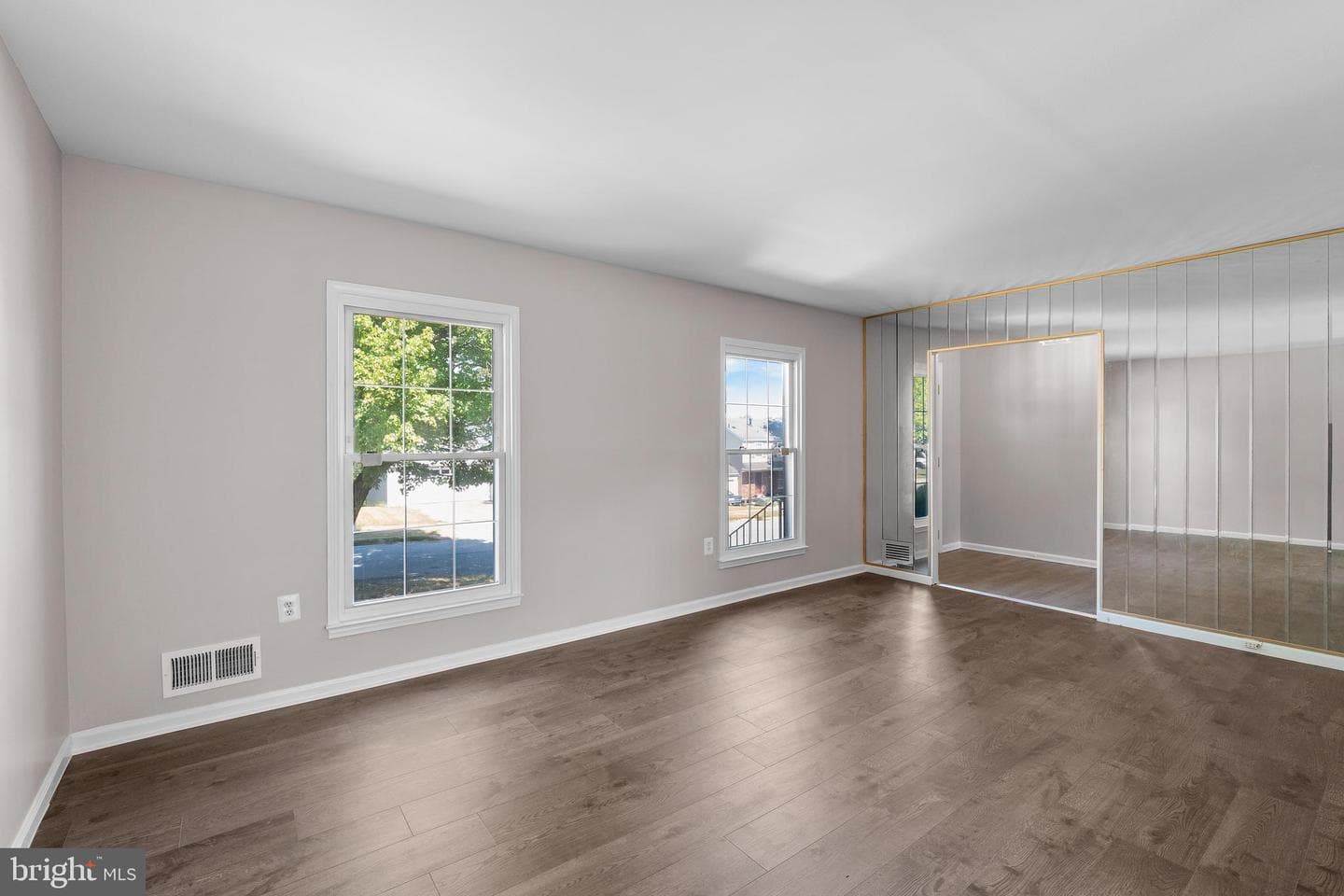2101 Willowtree Lane photo 11