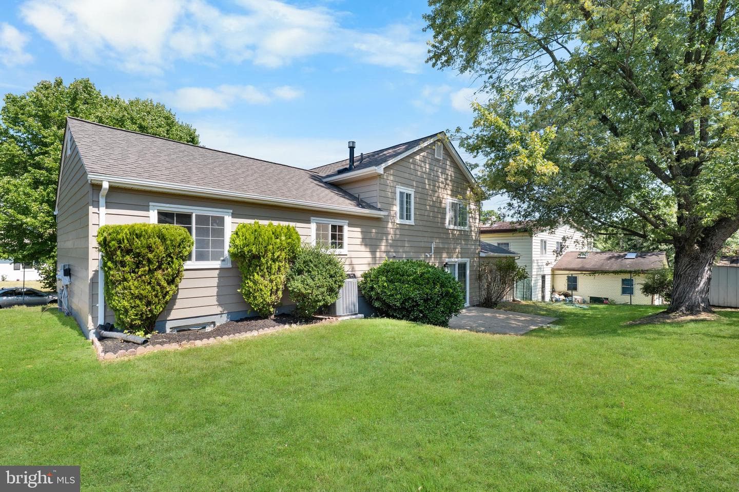 2101 Willowtree Lane photo 4