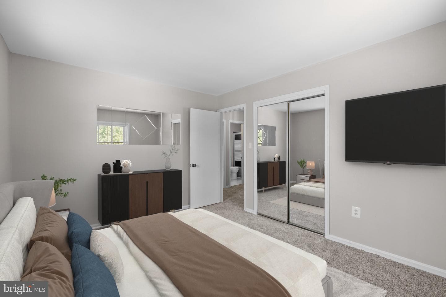 2101 Willowtree Lane photo 5