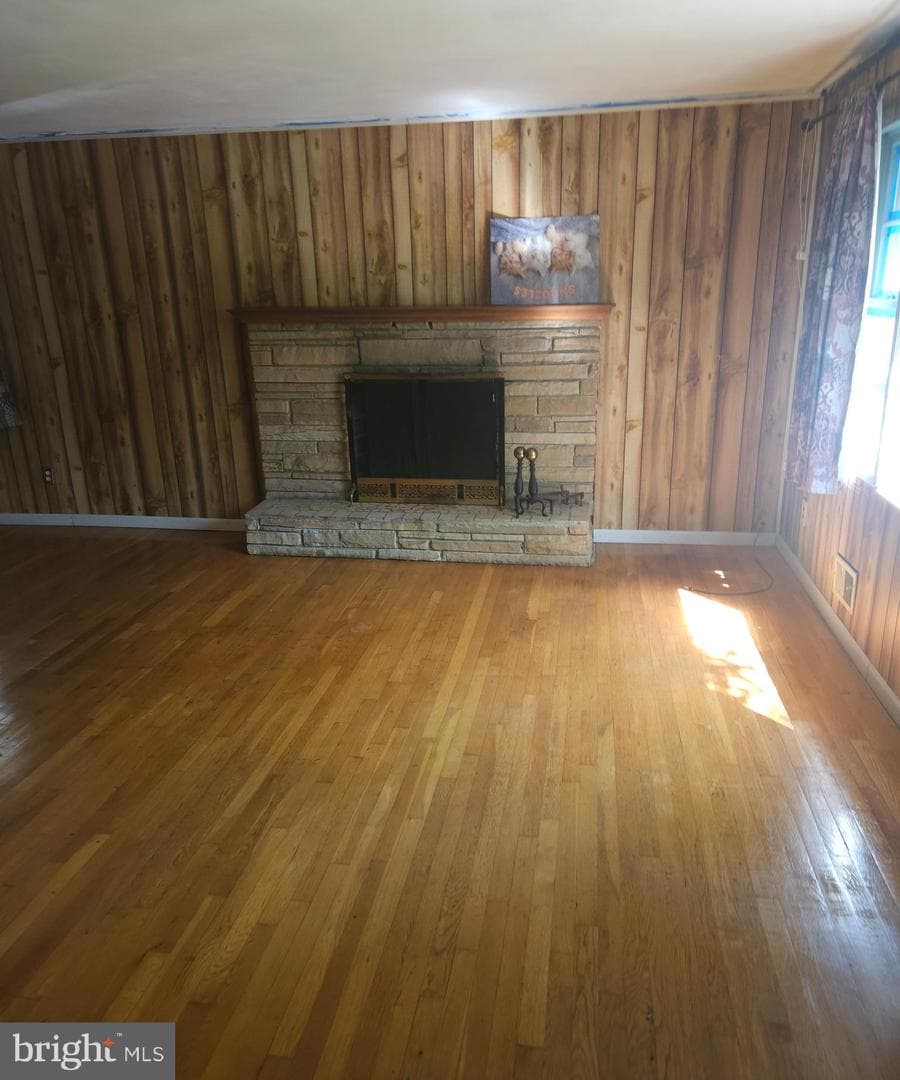 9012 Doris Drive photo 3
