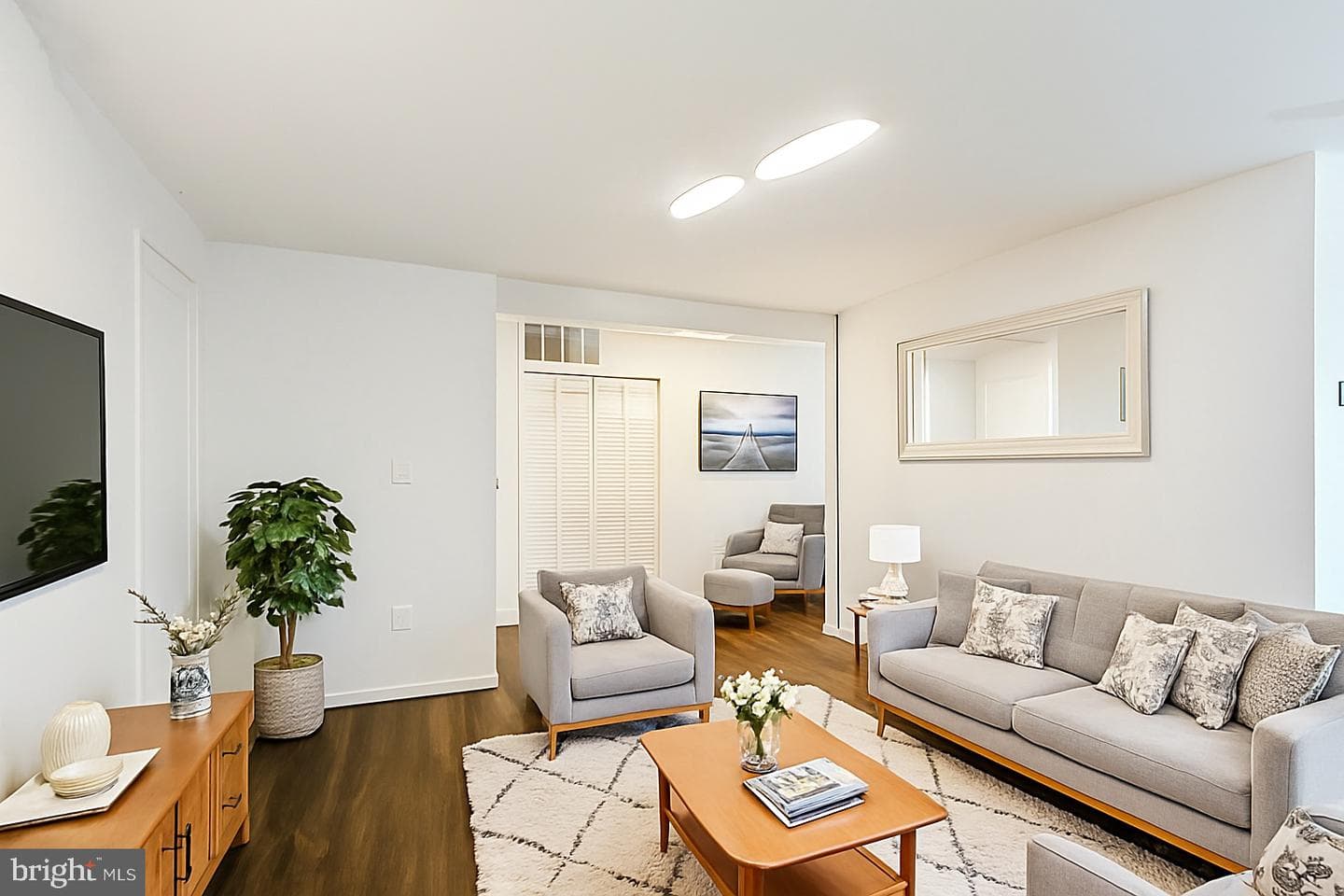 3344 Huntley Square Drive #b photo 2