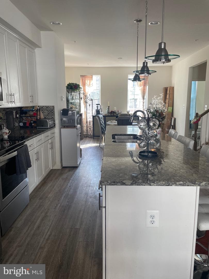 7210 Wood Trail Drive photo 2