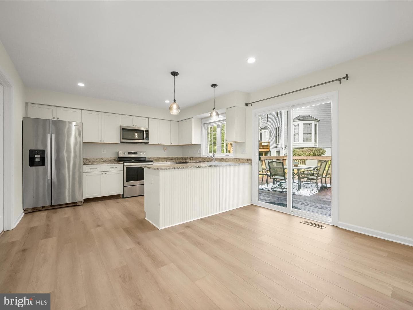 8806 Admiral Drive photo 3