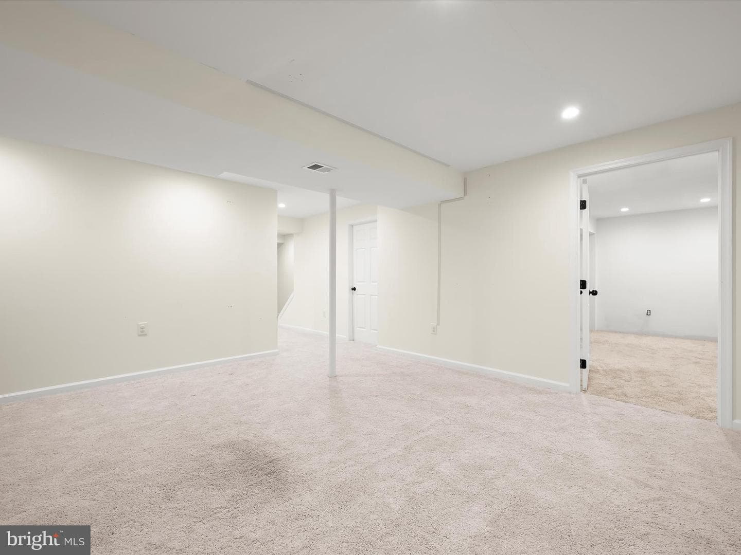 8806 Admiral Drive photo 38