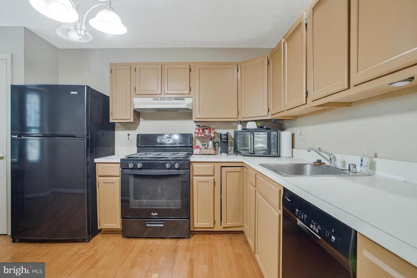 9509 Reiker Drive photo 8