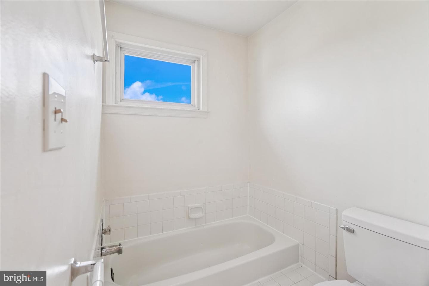 7607 Colony photo 15