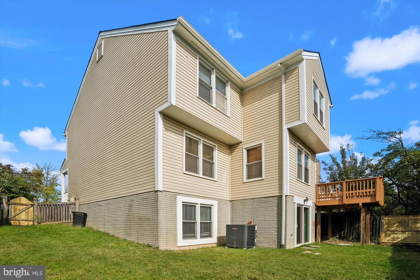 7607 Colony photo 19
