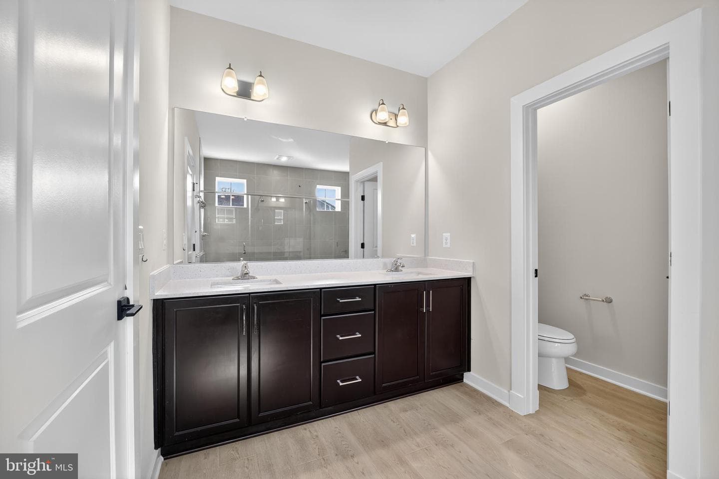 15901 Hyde Park Place photo 14